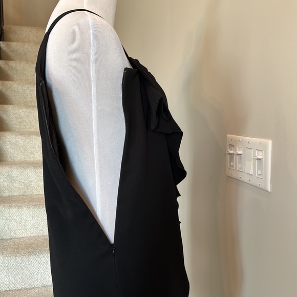 Club monaco black dress with a front bow. - Picture 7 of 9